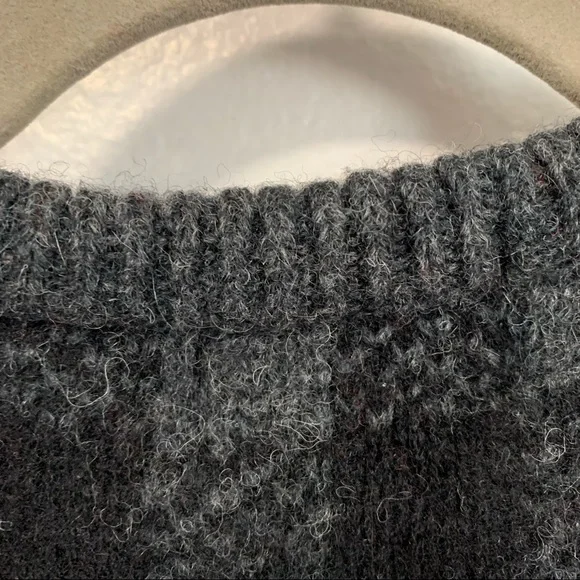 Nordstrom Brass Plum vintage wool sweater gray and red size medium - Picture 4 of 7